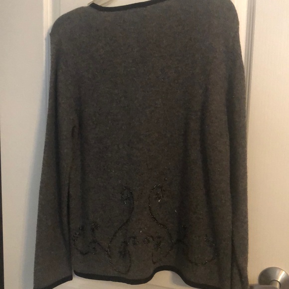 Sweater - Picture 8 of 9